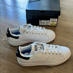NWT Adidas Stan Smith Wht/Blk 7